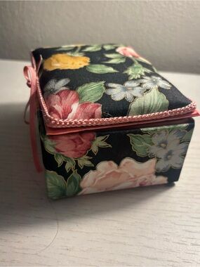 Vintage Floral Fabric Jewelry Trinket Box Pink Satin Line Made in Taiwan Cottage